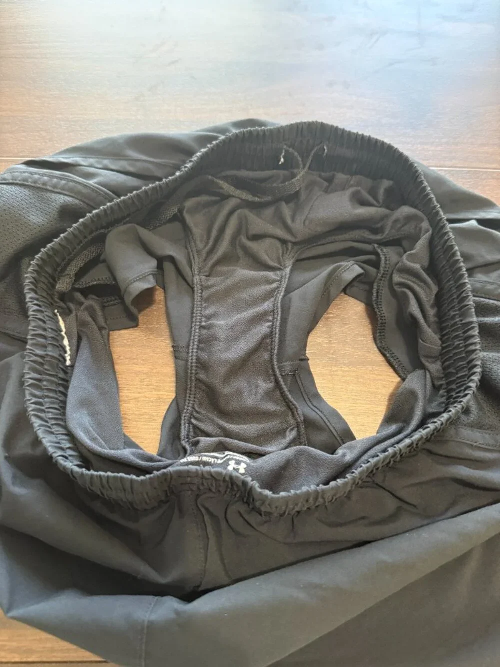 Under Armour Women's Athletic Shorts SM - Picture 5 of 12